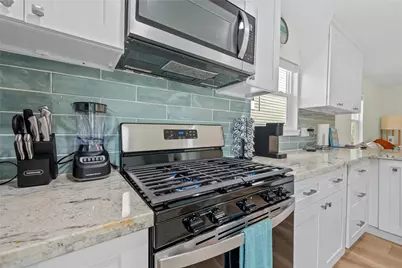 2811 Avenue O 1/2, Galveston, TX 77550 - Photo 10