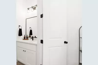 5527 Denmark Street #B, Houston, TX 77028 - Photo 14