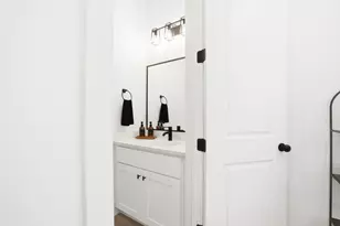 5527 Denmark St, Houston, TX 77028 - Photo 14