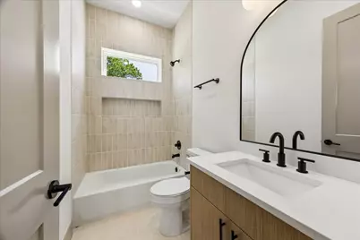 2953 Delafield Street, Houston, TX 77023 - Photo 8