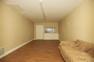 103 E Meadow Ln, West Columbia, TX 77486 - Photo 8