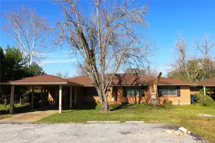 103 E Meadow Ln, West Columbia, TX 77486 - Photo 1