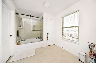 15707 Winter Heights Dr, Houston, TX 77044 - Photo 32