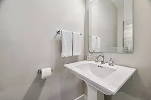 11711 Memorial Dr, Houston, TX 77024 - Photo 4