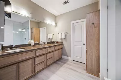 11711 Memorial Drive #95, Houston, TX 77024 - Photo 6