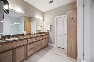 11711 Memorial Dr, Houston, TX 77024 - Photo 6