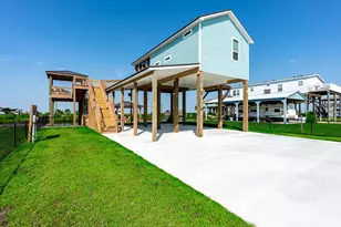 1185 Mabry St, Gilchrist, TX 77617 - Photo 12