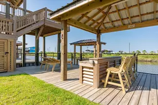 1185 Mabry St, Gilchrist, TX 77617 - Photo 18