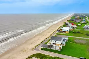 1395 Keith Ave, Gilchrist, TX 77617 - Photo 4