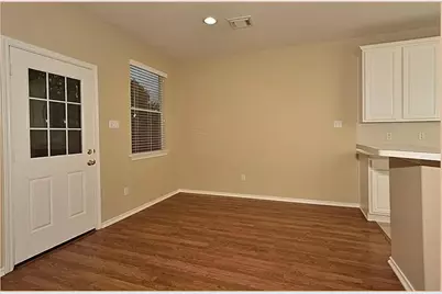 43 Blue Creek Place, The Woodlands, TX 77382 - Photo 2