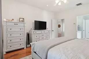 203 Colony Lake Ln, Dickinson, TX 77539 - Photo 12