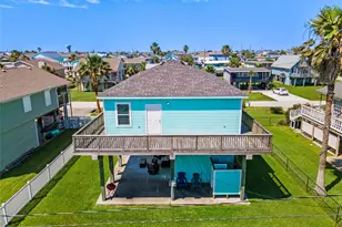 3923 Reeves Dr, Galveston, TX 77554 - Photo 4