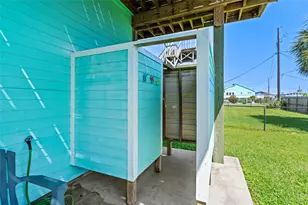 3923 Reeves Dr, Galveston, TX 77554 - Photo 30