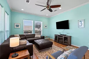 3923 Reeves Dr, Galveston, TX 77554 - Photo 6