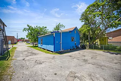 1915 45th Street, Galveston, TX 77550 - Photo 8