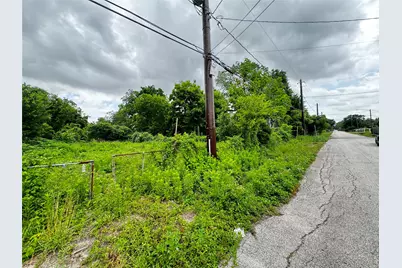 4702 Falls Street, Houston, TX 77026 - Photo 20