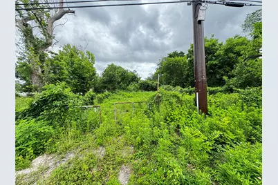 4702 Falls Street, Houston, TX 77026 - Photo 12