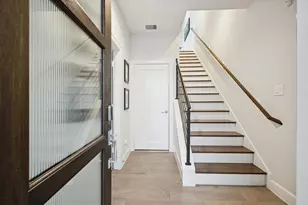 1055 Timbergrove Yards Ln, Houston, TX 77008 - Photo 4