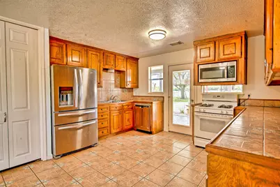 23104 Hopkins Lane, Damon, TX 77430 - Photo 20