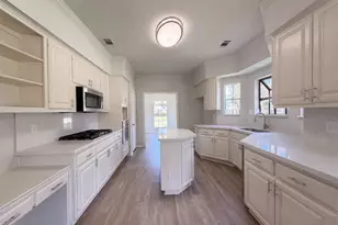 1102 Londonderry Ave, Friendswood, TX 77546 - Photo 10