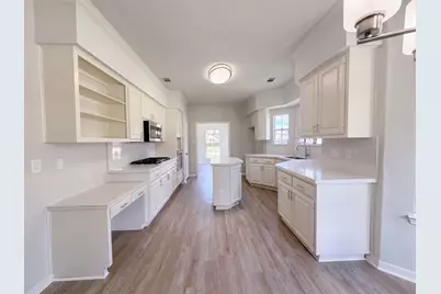 1102 Londonderry Avenue, Friendswood, TX 77546 - Photo 2