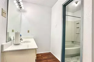 11889 Bob White Dr, Houston, TX 77035 - Photo 16