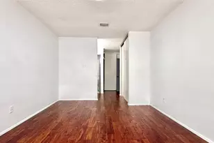 11889 Bob White Dr, Houston, TX 77035 - Photo 14