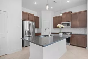 447 Pk Hl Ct, Stafford, TX 77477 - Photo 6