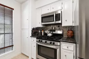 1614 Luza St, Bryan, TX 77802 - Photo 4