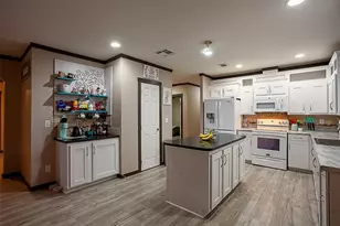 634 Kathy St, Orange, TX 77632 - Photo 8