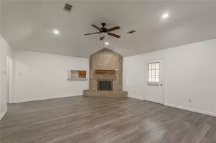 114 Timberline Dr, Huntsville, TX 77320 - Photo 10