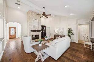 3407 Honeylocust Dr, Sugar Land, TX 77479 - Photo 2