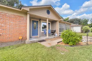 617 Catalpa St, Angleton, TX 77515 - Photo 4