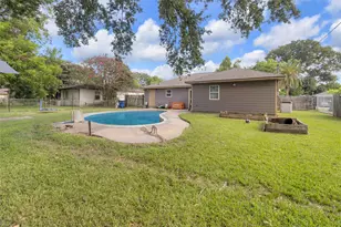 617 Catalpa St, Angleton, TX 77515 - Photo 30