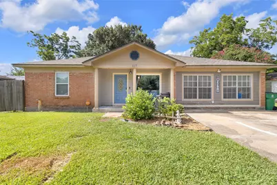 617 Catalpa Street, Angleton, TX 77515 - Photo 2