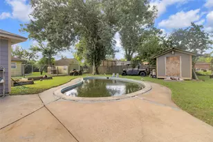 617 Catalpa St, Angleton, TX 77515 - Photo 26