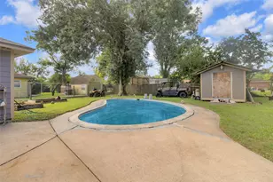 617 Catalpa St, Angleton, TX 77515 - Photo 28