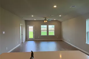 1018 Legrand St, Brenham, TX 77833 - Photo 2