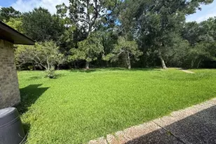 820 Avenue L, Dickinson, TX 77539 - Photo 6