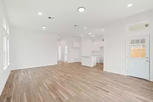 13926 Leabrandon Ln, Houston, TX 77045 - Photo 12