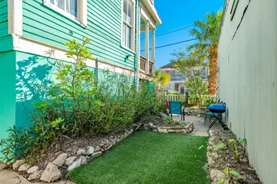 415 14th Street, Galveston, TX 77550 - Photo 8