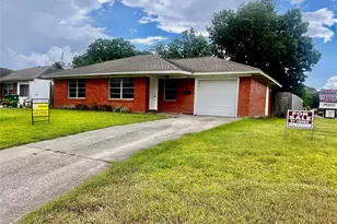 2102 Blueberry Ln, Pasadena, TX 77502 - Photo 1