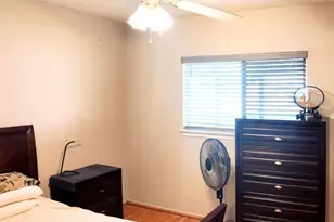 10070 Green Valley Ln, Houston, TX 77064 - Photo 8