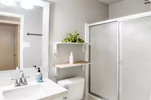 10070 Green Valley Ln, Houston, TX 77064 - Photo 6