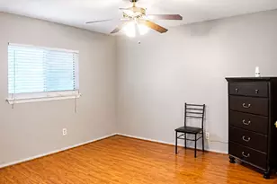 10070 Green Valley Ln, Houston, TX 77064 - Photo 8
