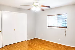 10070 Green Valley Ln, Houston, TX 77064 - Photo 10