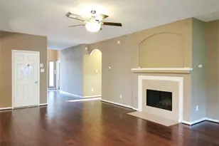 10115 Forest Spring Ln, Pearland, TX 77584 - Photo 6
