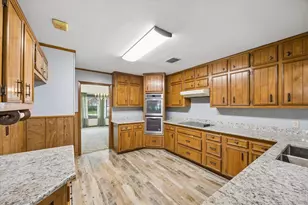 7605 Becky Ln, Wallis, TX 77485 - Photo 4