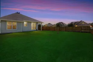 305 Brock's Ct, Montgomery, TX 77356 - Photo 2