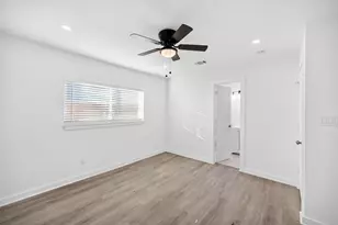 13815 Bay Gardens Dr Dr, Sugar Land, TX 77498 - Photo 2